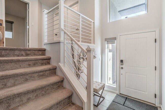 Photo - New Modern Gated House w/ Rooftop Deck