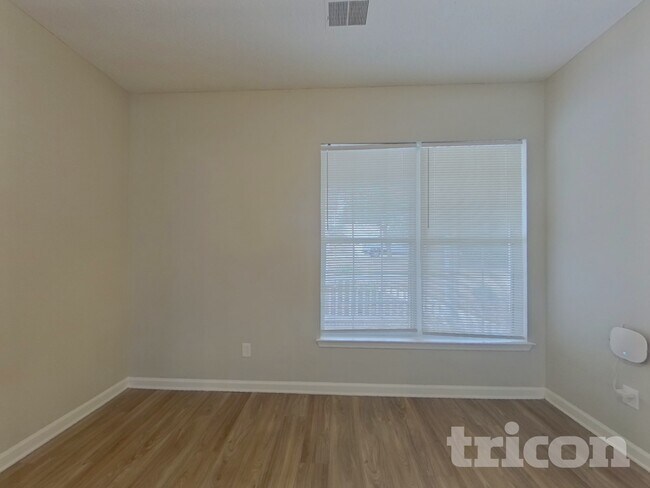 Photo - 207 Bolette Ln