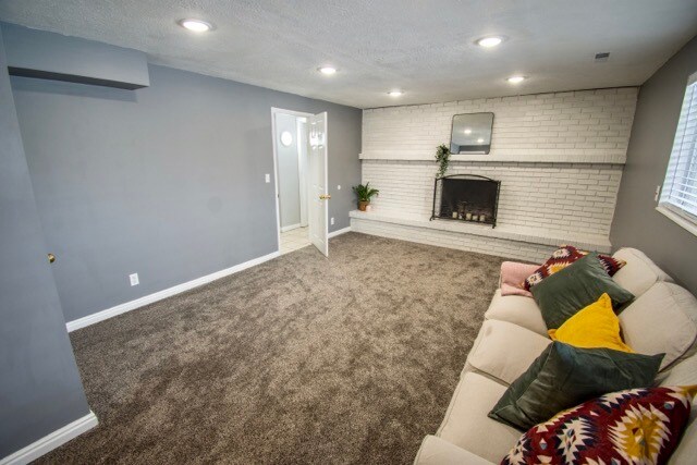 Living Room - 2382 E Cardinal Way Unit 1