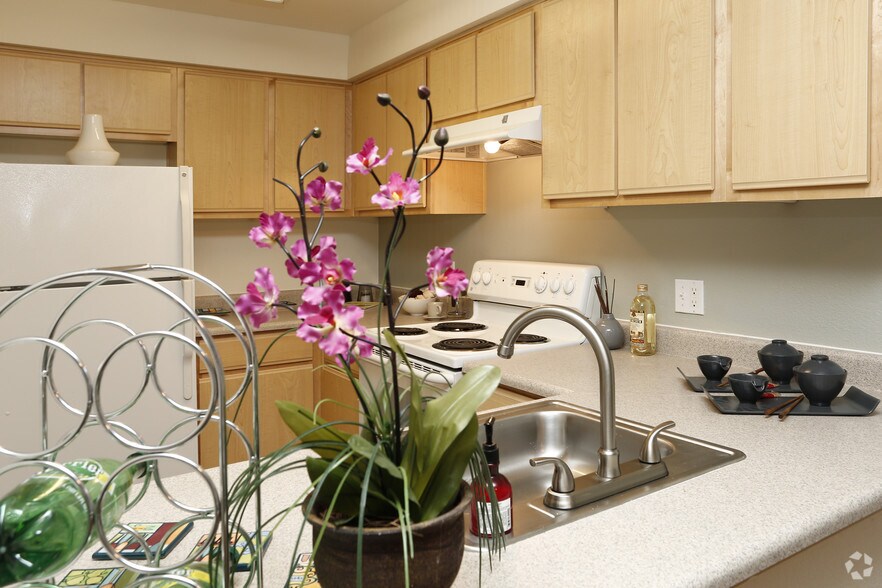 Heron Meadows Apartments For Rent in Eugene, OR