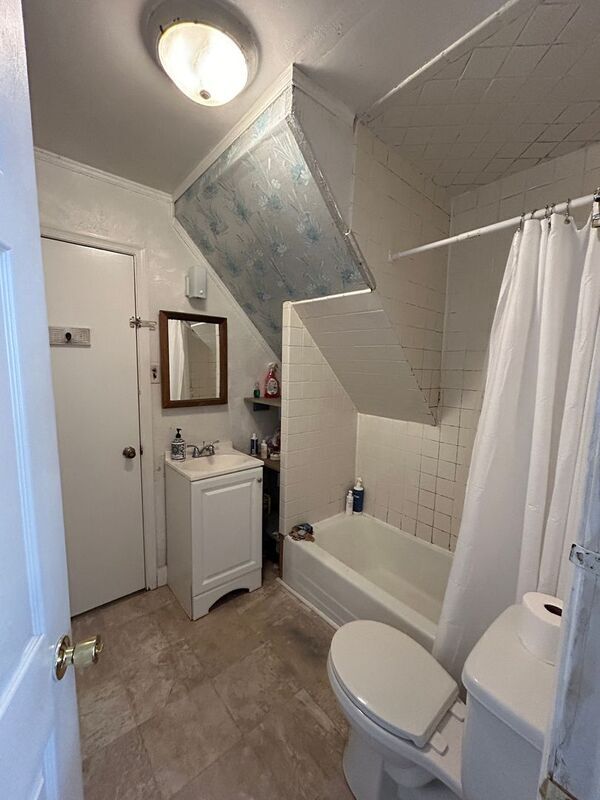 Photo - 305C N Boundary St