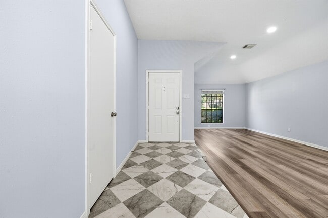 Photo - 2835 Twin Knolls Dr