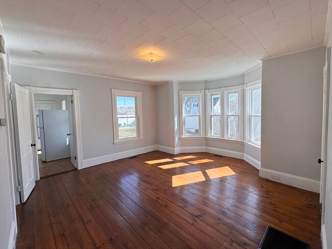 Building Photo - 29 Abbott St Unit 1