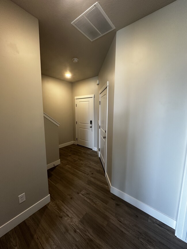 49 Cedar Ln