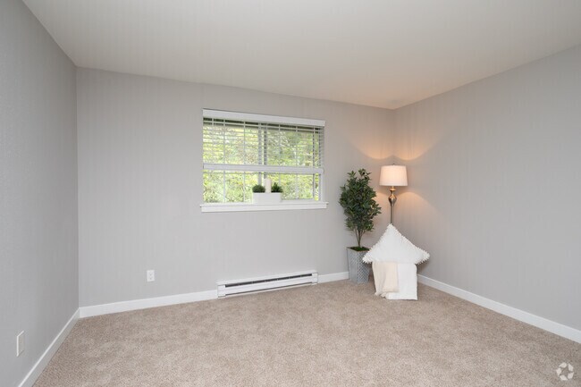 1BR, 1BA - 644 SF