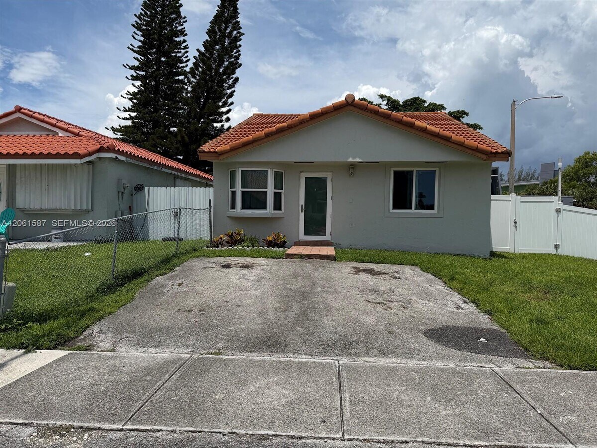 Photo - 11686 NW 91st Pl
