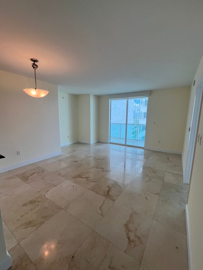 Photo - 1800 N Bayshore Dr Unidad 2802