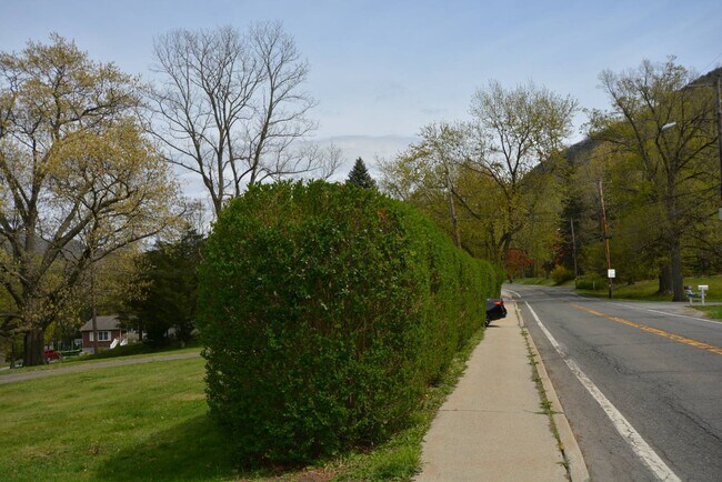 Photo - 99 Bayview Ave