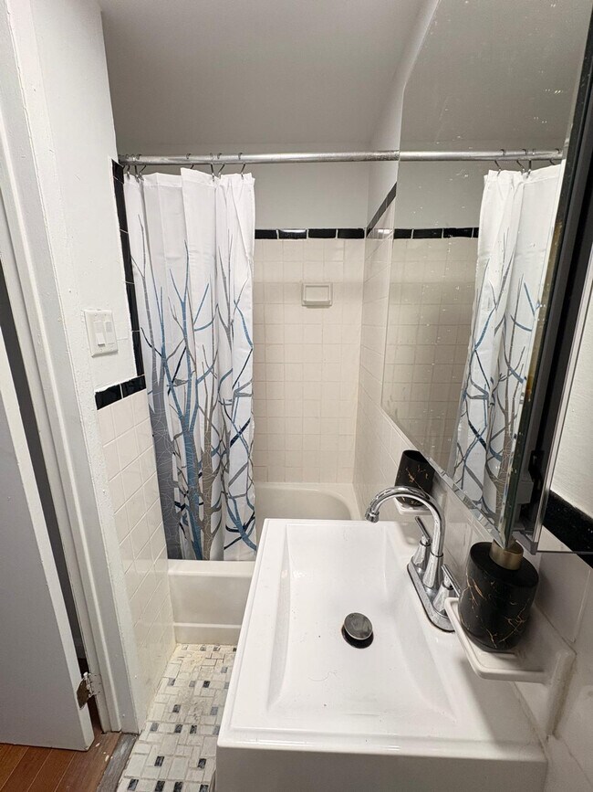 Photo - 402 E 11th St Unidad ID1297048P