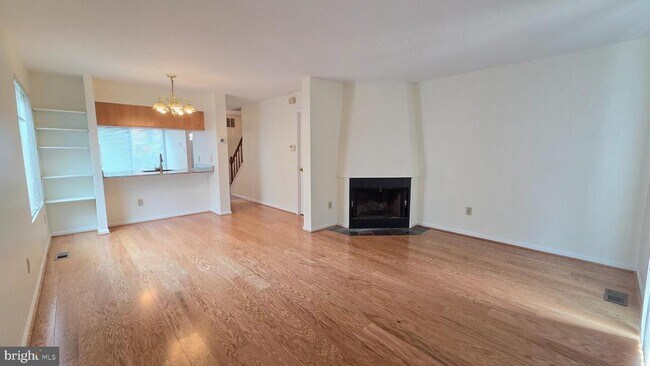 Photo - 2030 6th St S