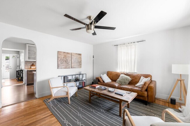 Photo - 3BD, 1BA Edgewater Home with Lard Back Yard and 2-Car Garage