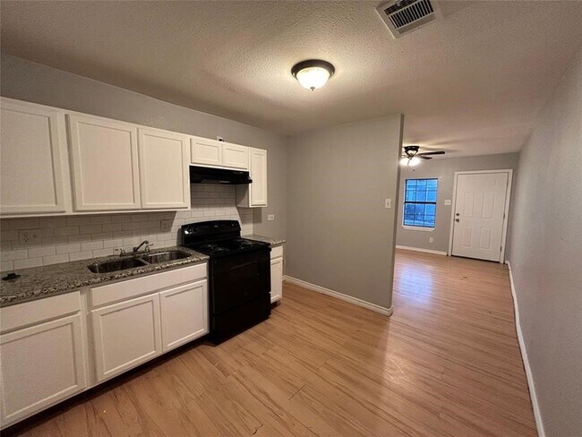6818 Weston St Unit 1