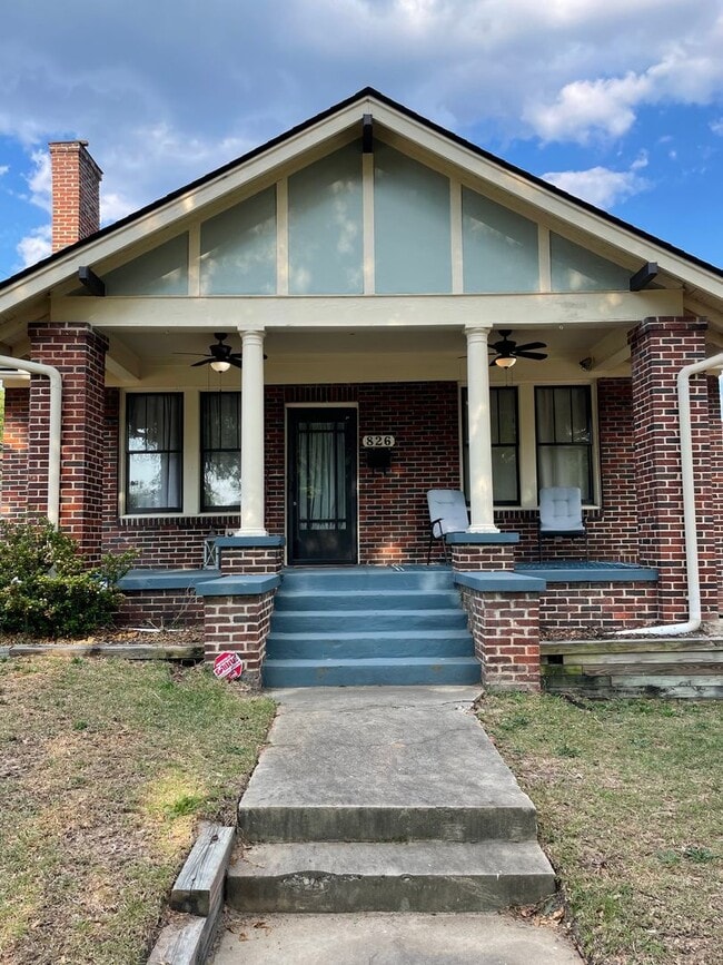 Building Photo - Charming 3-Bedroom Home in the Heart of Ol...