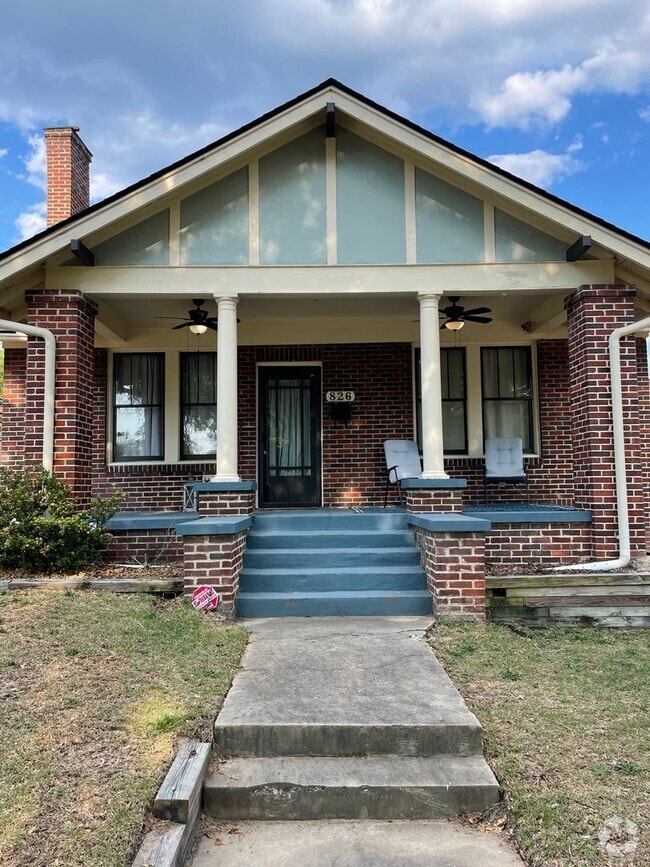 Building Photo - Charming 3-Bedroom Home in the Heart of Ol...