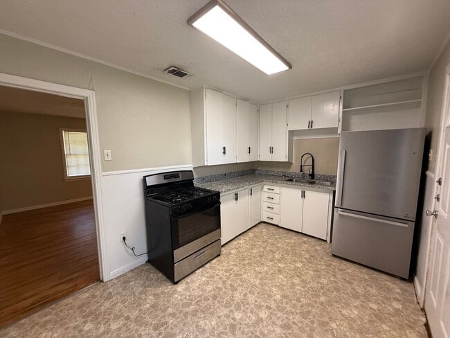 Photo - 2613 40th St