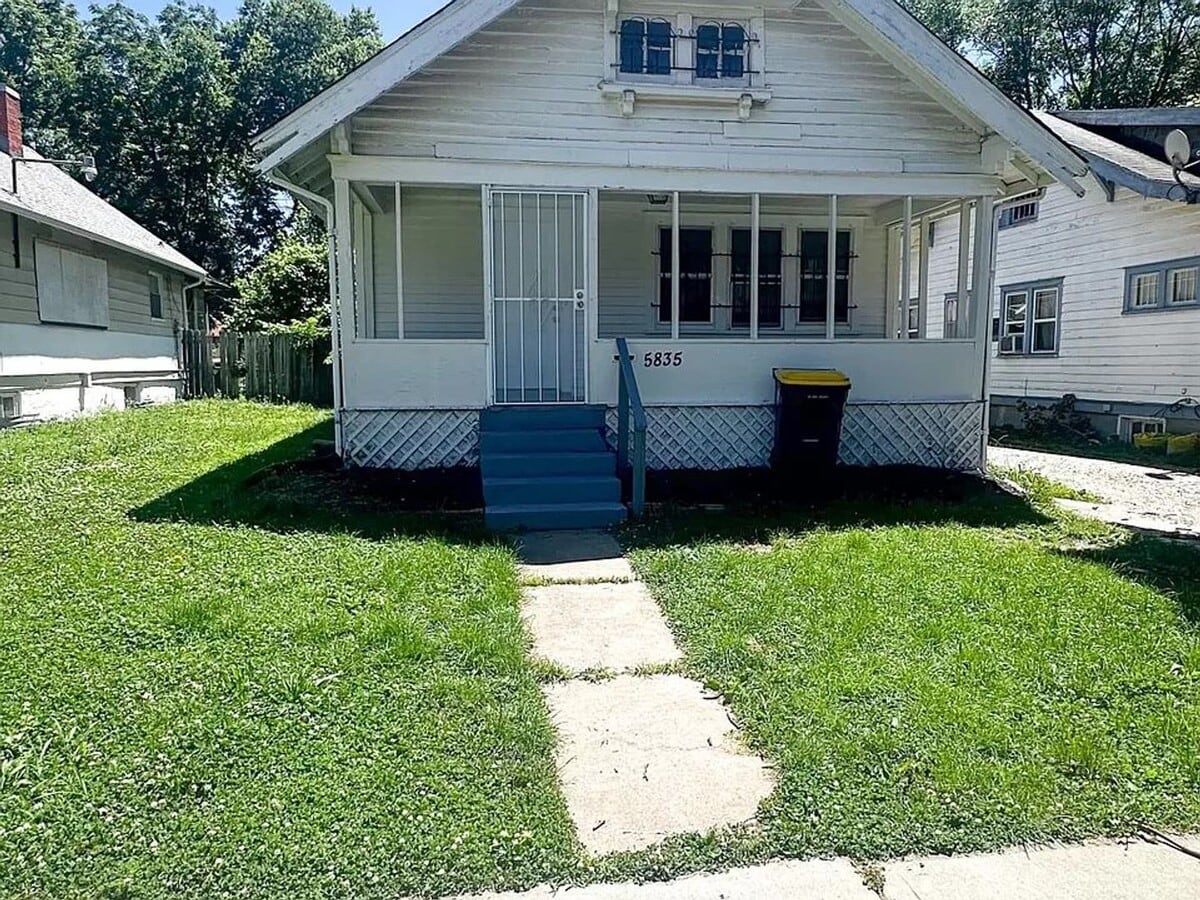 Photo - 5835 Wabash Ave