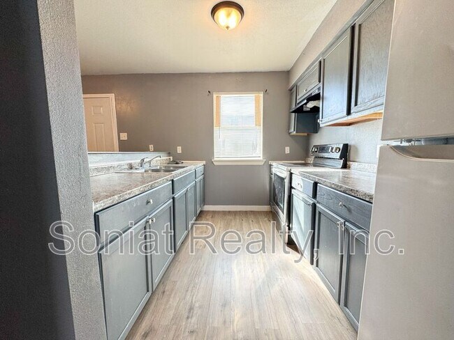 Photo - 7750 N Coronet Ct Condo