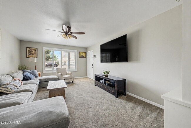 408 E La Jolla Dr