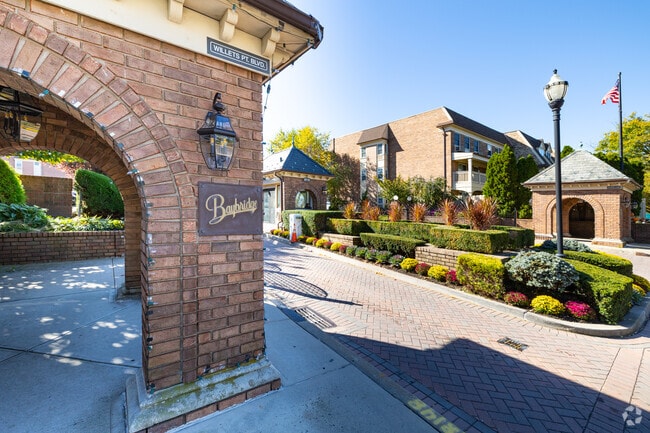 Photo - Baybridge Condominium