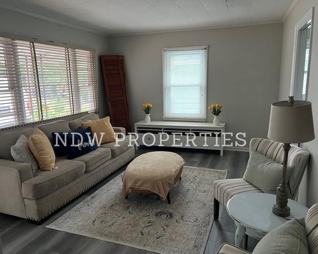 Photo - 3042 Forrester St