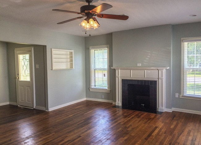 Photo - 2606 Pine Ave