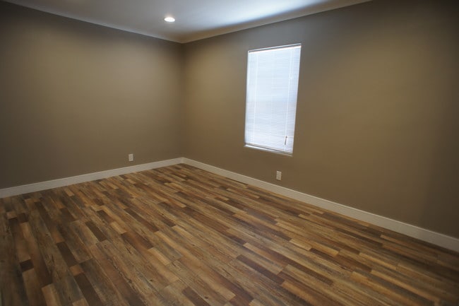 Dormitorio 1 - 9063 Cattaraugus Ave