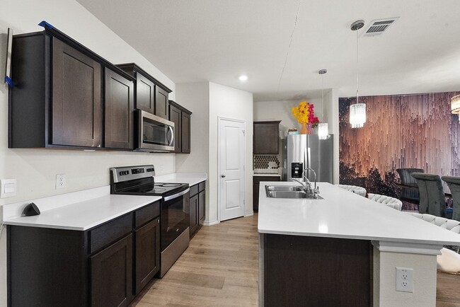 Photo - 205 FieldTrail Ln