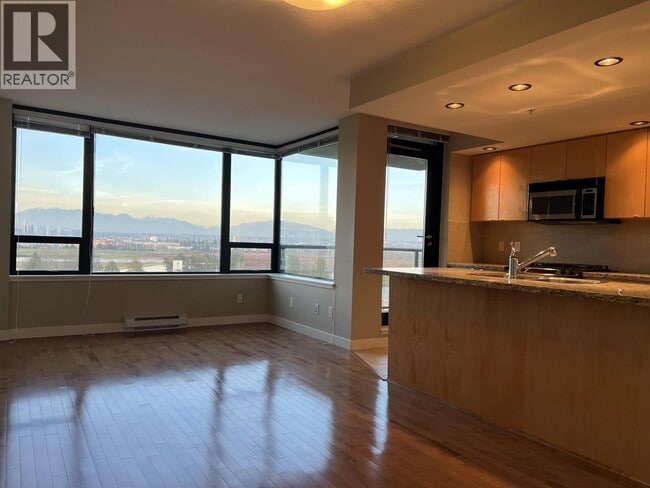 Photo - 6233 Katsura St