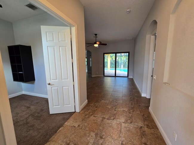 2095 NW Diamond Creek Way