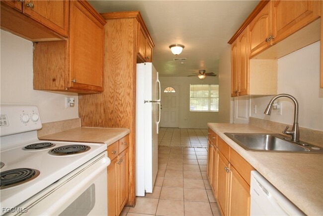 Photo - 1898 Hanson St