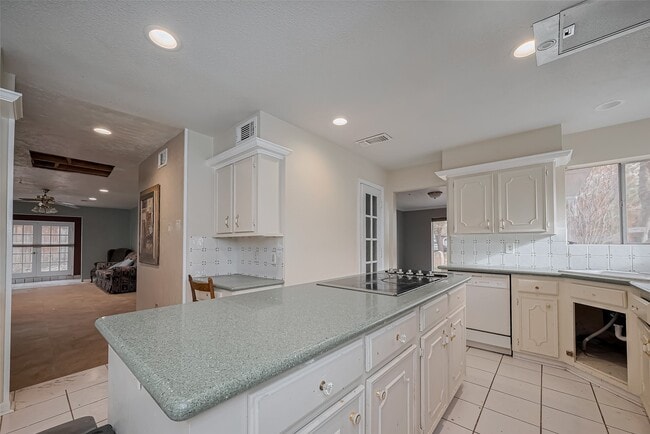 Building Photo - 4015 Black Locust Dr Rental