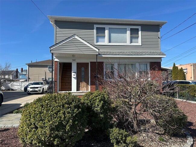 Building Photo - 560 Rockaway Ave Rental
