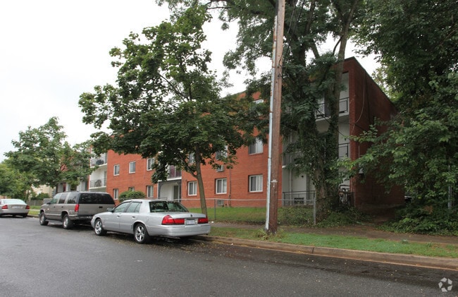 Photo - 1721 T St SE