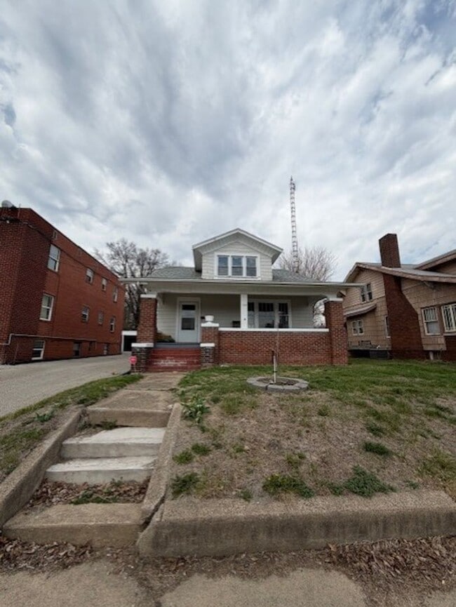 Building Photo - House for Rent in Canton