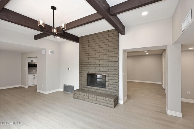 Photo - 2131 E Geneva Dr