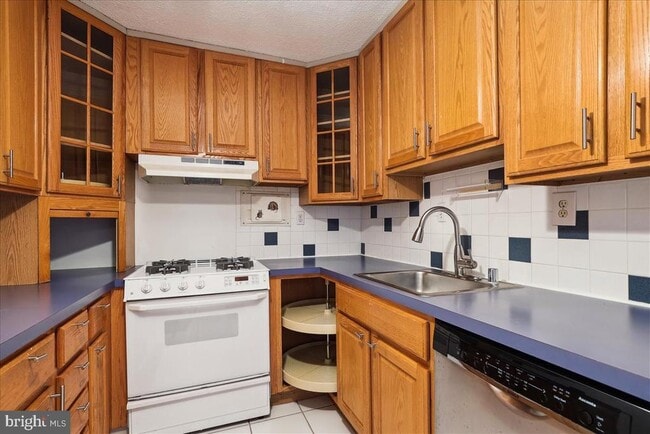 Photo - 4600 S Four Mile Run Dr Apartment Unit 1206