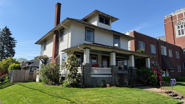 Building Photo - Charming Craftsman in the Heart of Alameda... Rental