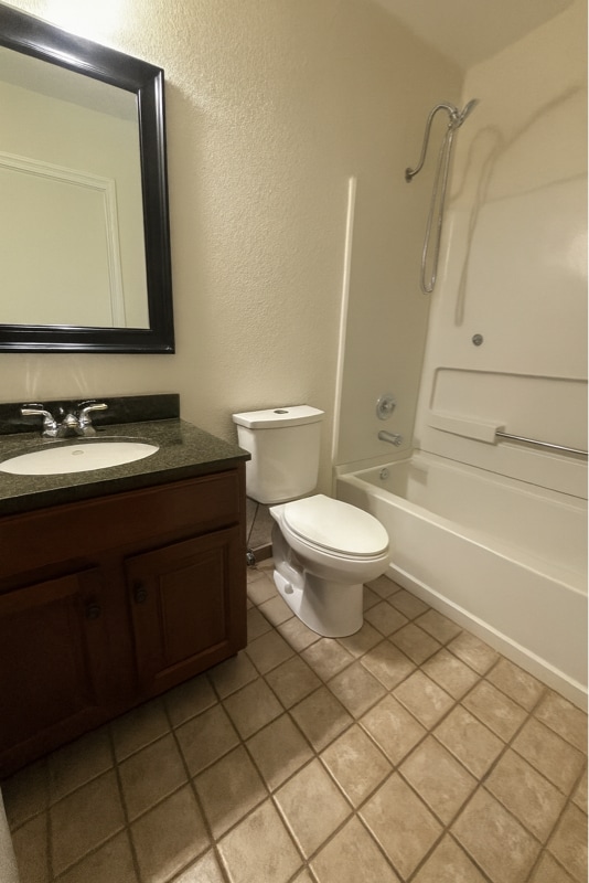 Photo - 1425 New England Dr