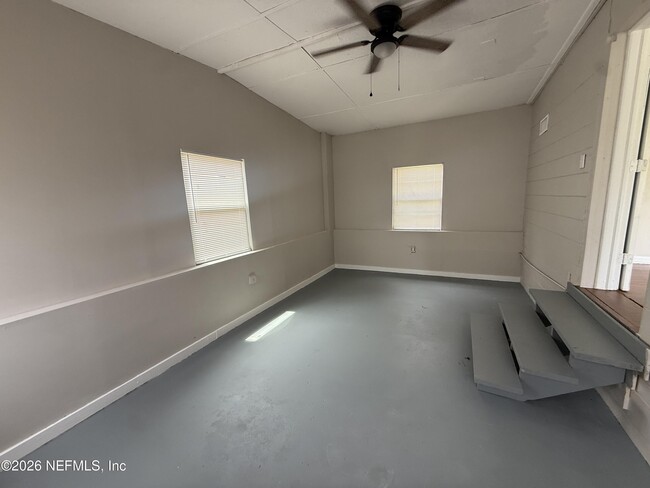 Photo - 4207 Homer Rd N