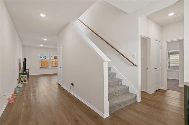 Photo - 3329 Watterson Wy