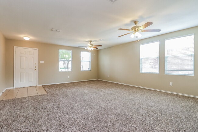 Photo - 4013 Foxhound Ln