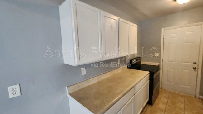 Photo - 248 Rosser St SW