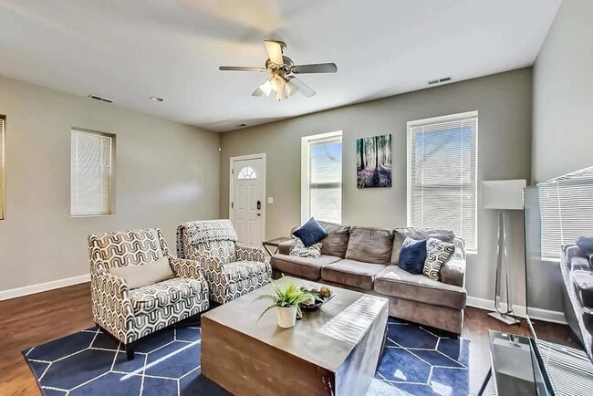 Photo - 1730 W Beach Ave