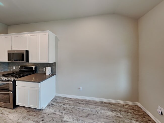 Photo - 5533 Baker Creek Rd