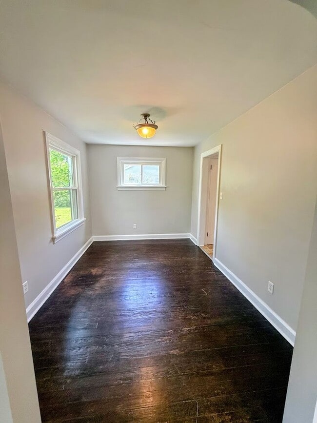 Photo - Spacious 2 bedroom with bonus room for rent - Canton NW