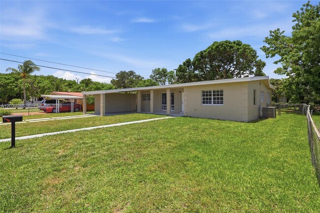 Photo - 875 NW 168th Dr