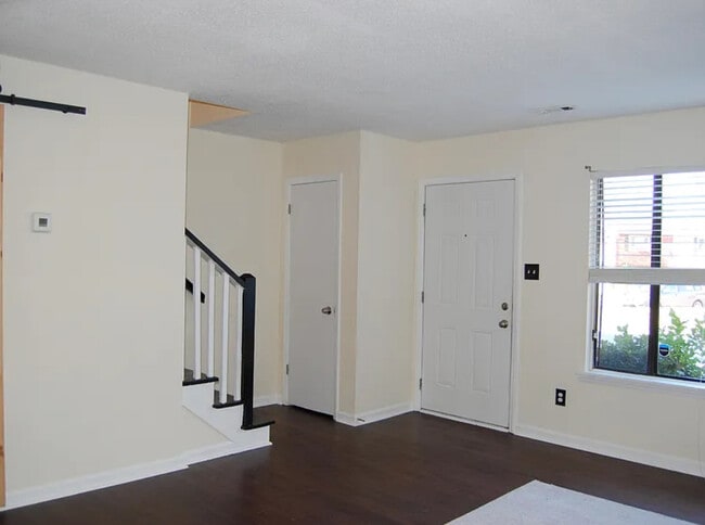 Photo - 800 Fargo St