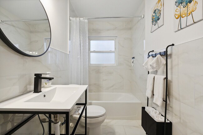 Photo - 1432 Poland Ave