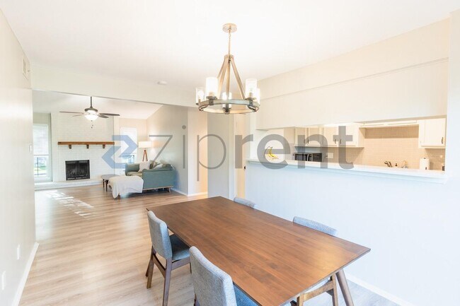 Photo - 4159 Steck Ave