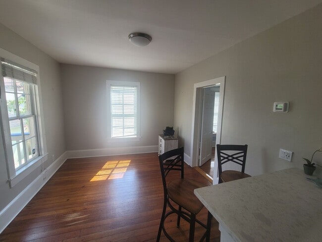 Photo - Charming Cottage - minutes from the Seawall